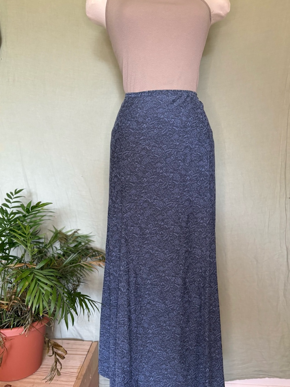 Navy Floral Maxi Skirt #whimsigoth #cottagecore